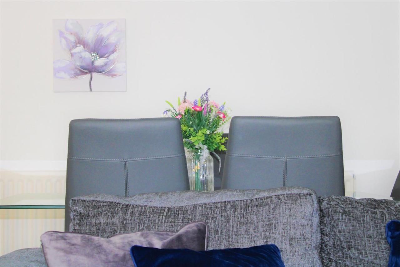 Homely And Budget Friendly 3 Bed House Sleeps 6 Free Parking! Milton Keynes Exterior photo