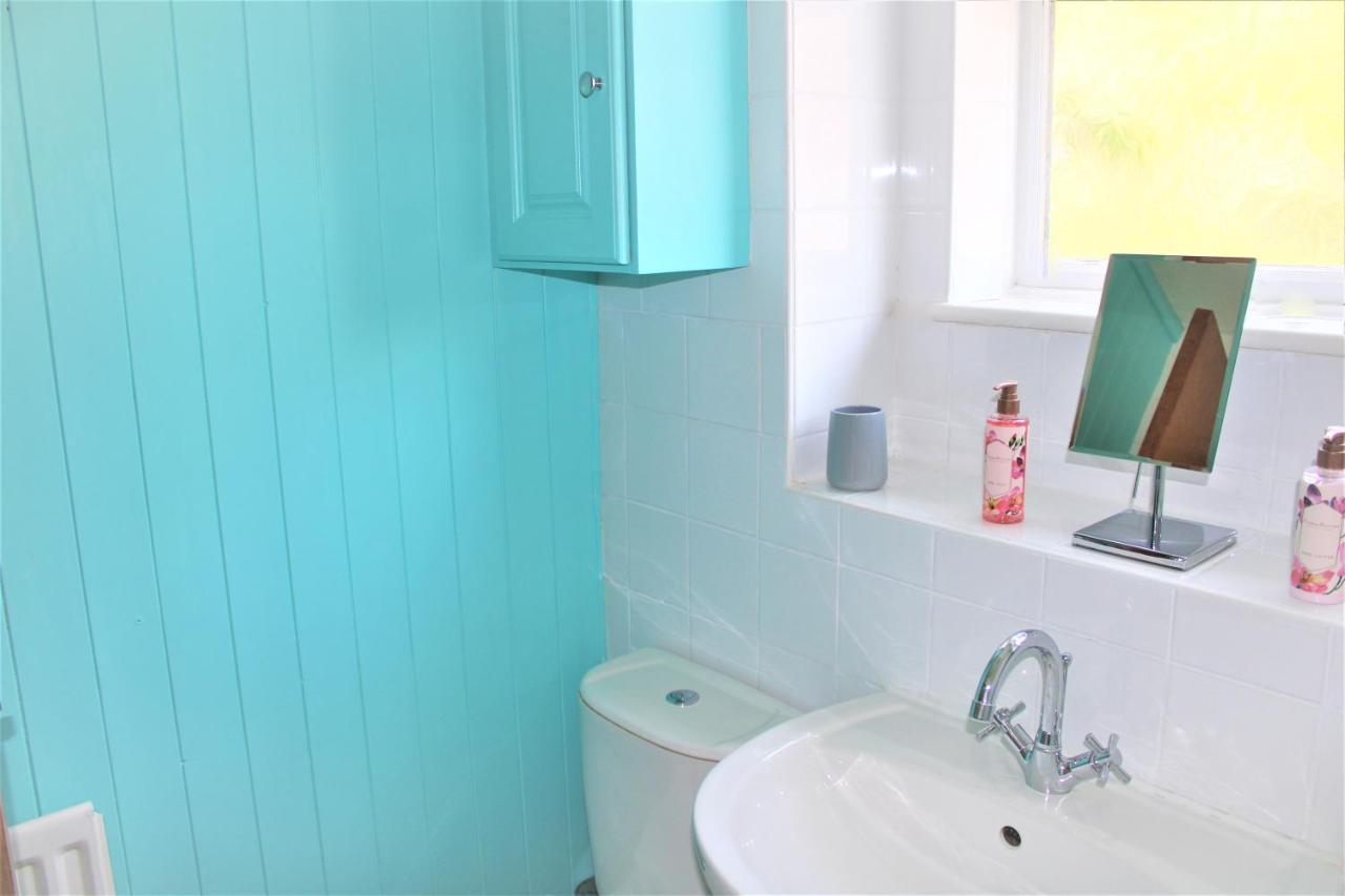 Homely And Budget Friendly 3 Bed House Sleeps 6 Free Parking! Milton Keynes Exterior photo