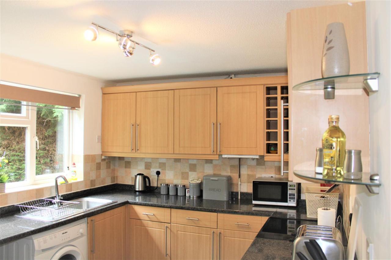 Homely And Budget Friendly 3 Bed House Sleeps 6 Free Parking! Milton Keynes Exterior photo